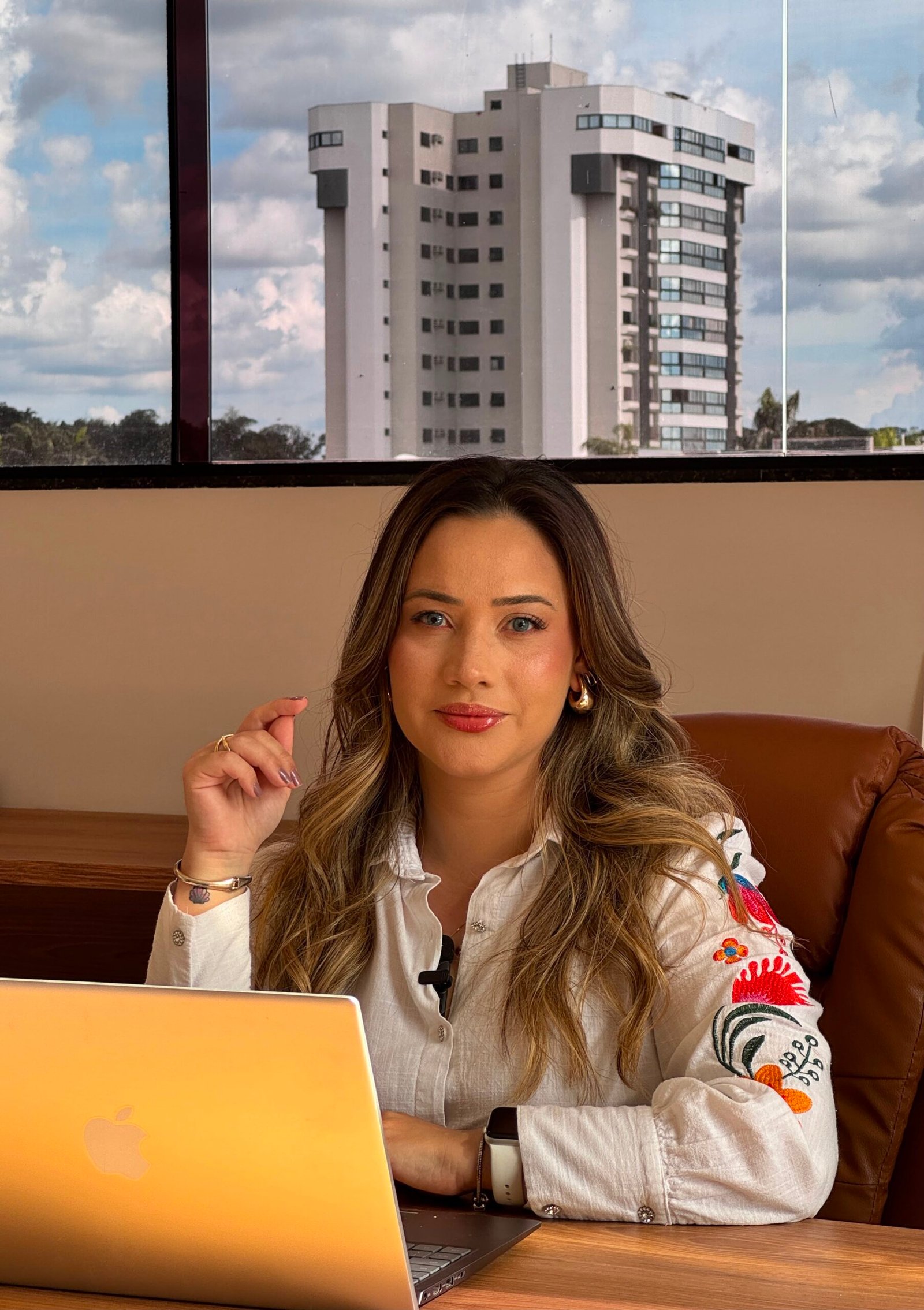 Juliana Salustiano - Especialista em Regularização Imobiliária